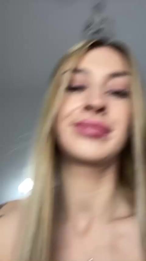 Laurennhoney Webcam Video Wanna Fuck This Webcam Girl So Bad