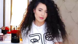 Anithacurlson Sex Chat With Adorable Curly Haired Cutie