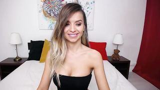 AmorousJoulie-classy webcam model from stunning bit tits blonde
