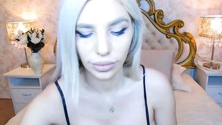 JulietteMcQueen busty model