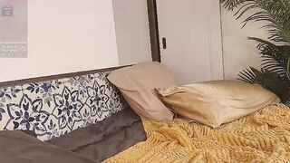 Screenshot from alice_n_wooderland's live webcam sex show video