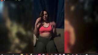 OliveUtwoNite Masturbates in Private