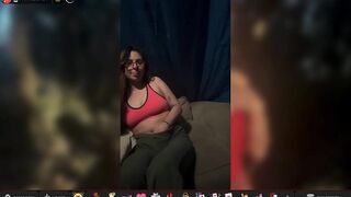 OliveUtwoNite Masturbates in Private