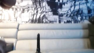 Naughty Big ass babe fucks her pussy on cam