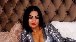 HeidiTaylor Busty Petite Brunette MILF