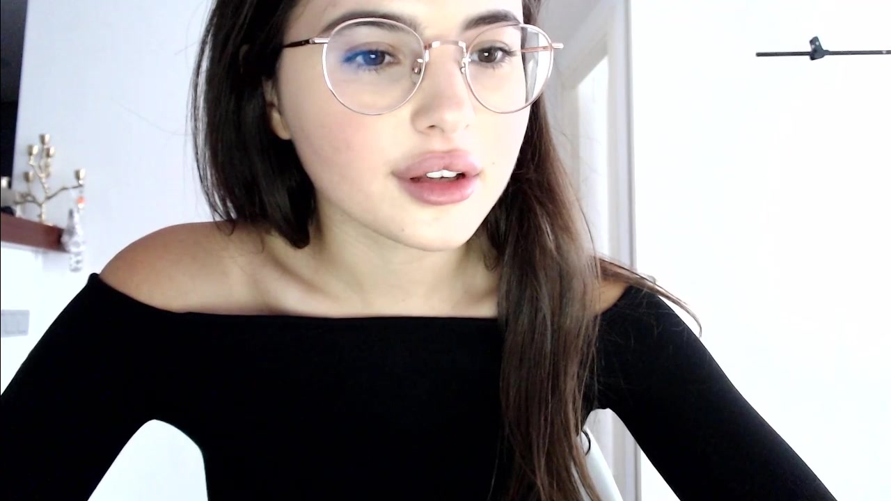 Playnofuckinggames Cute Teen Face in Glasses Non-Nude