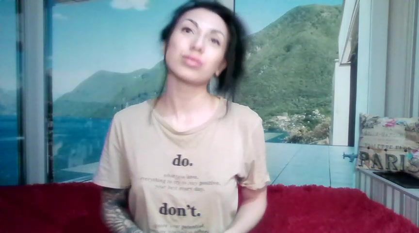 LauraByrd - Tattooed brunette webcam chat