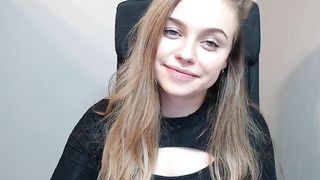 beckytras - Blue-eyed beauty with a cute smile webcam chat