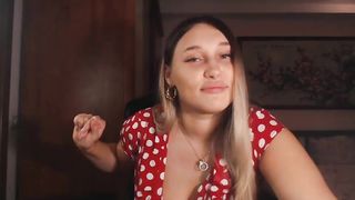 highlemonsss -  Funny plamby sexy girl webcam chat