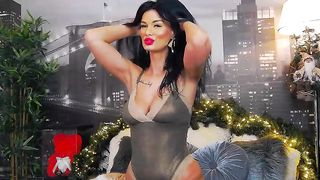 ChristieAmy -  Sexy new year beauty with big lips