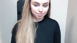 beckytras -  Inexperienced young blonde webcam chat