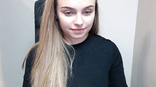 beckytras -  Inexperienced young blonde webcam chat