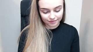 beckytras -  Inexperienced young blonde webcam chat