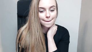 beckytras -  Inexperienced young blonde webcam chat
