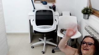 heathersecrets - Big mature woman showing on camera her old hairy cunt and great big tits!