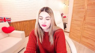 tinawilliamss - Cute blonde with a puffy mouth chatting