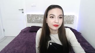 iamemilybates - Dark haired cutie with red lips