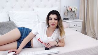 HalleyCoral - Foxy slut webcam chat