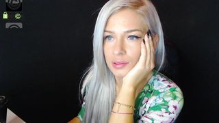 debralee - Blue-eyed blonde with plump lips