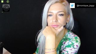 debralee - Blue-eyed blonde with plump lips