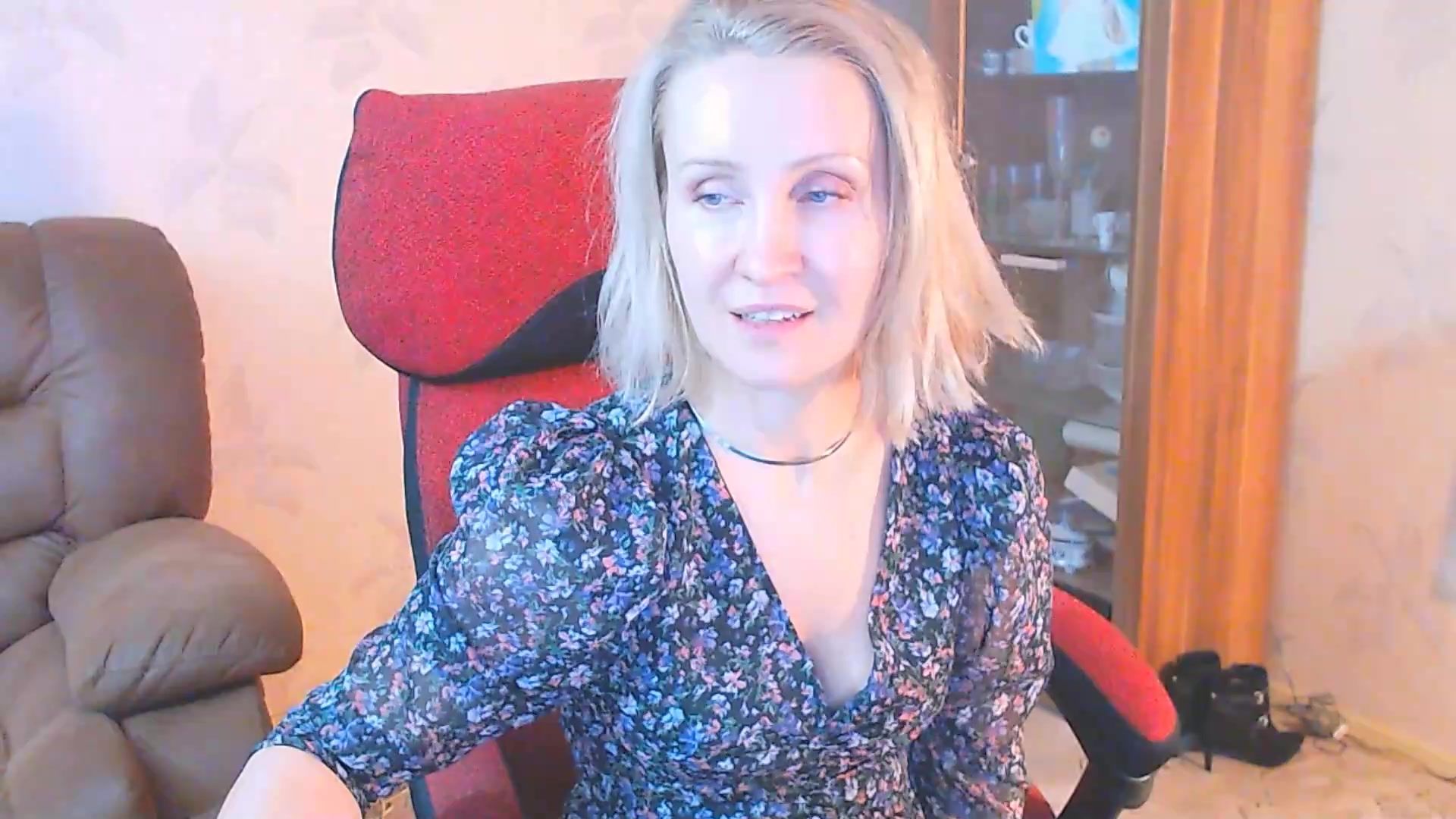 Anastasiagate - Sexy Granny Chatting