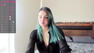yourfreakygirl - Young girl with dyed green hair webcam chat