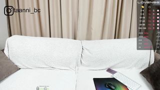 Taanni - Inexperienced young babe webcam chat