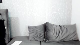 Screenshot from kitty_hotx's live webcam sex show video