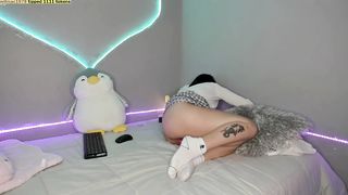 sugar_troubl3 - Shy schoolgirl shoved toy in her pussy on camera