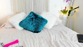 valery_windsorr - Booty hot brunette's webcam chat