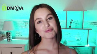 daenerys18 - Horny beauty getting naughty on camera