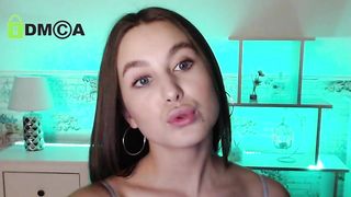 daenerys18 - Horny beauty getting naughty on camera