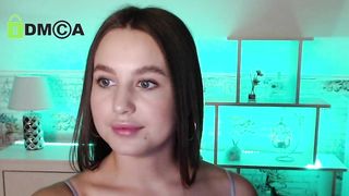 daenerys18 - Horny beauty getting naughty on camera