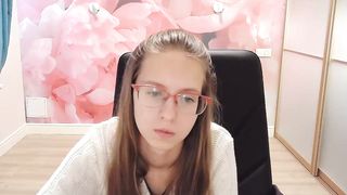 alice_adamsi - Shy sweet teen's webcam chat