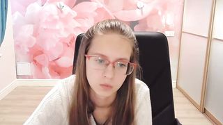 alice_adamsi - Shy sweet teen's webcam chat