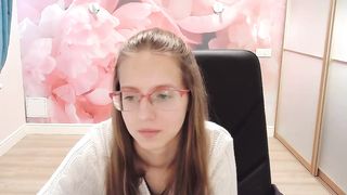 alice_adamsi - Shy sweet teen's webcam chat