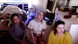 chloemaewilson - Naughty webcam girls chatting live
