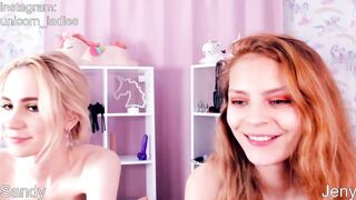 unicorngirls - Lesbian babes getting naughty on camera
