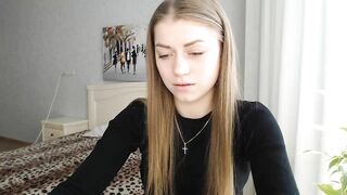 luluami - Cute blonde amateur's webcam chat