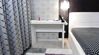 carmela_fox - Naked booty chick in black stockings with toy inside pussy