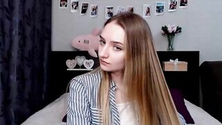 ElinaGrayson - Big eyed cutie's webcam chat