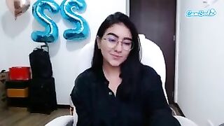 alexyferrer - Cute innocent brunette's cam chat