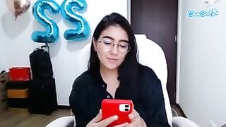 alexyferrer - Cute innocent brunette's cam chat