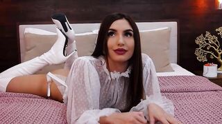 EllieJean - Foxy brunette flirting on webcam