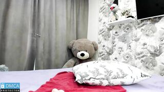 joconda - Topless cutie's webcam chat