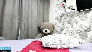 joconda - Topless cutie's webcam chat