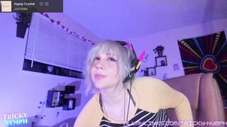 tricky_nymph - Cute blondie flashing nice butt