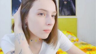 snowy_innocence - Young tattooed beauty's webcam video