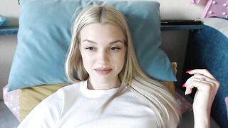 qeensgambit - Pretty blondie's cam video