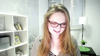 joanna_bright - Lovely and cute blonde amateur's cam video
